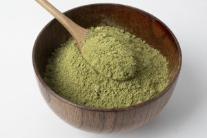 objevte fascinující historii a původ kratomu v jihovýchodní asii, jeho tradiční využití a kulturní význam v místních komunitách.