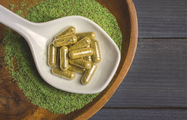 objevte výhody a rozdíly mezi kratomem v prášku a kapslích. pomůžeme vám vybrat ideální formu pro vaše potřeby a pohodlí.