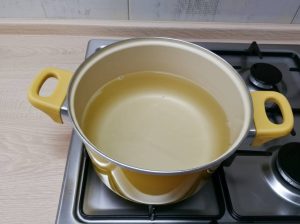naučte se správnou přípravu čaje z mitragyna speciosa a objevte jeho blahodárné účinky. kompletní průvodce krok za krokem pro optimální extrakci a bezpečné užívání.